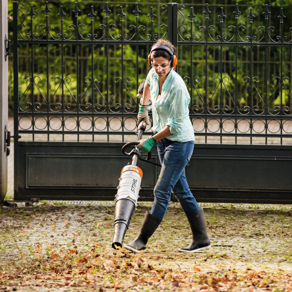 Performance Plus MS | Souffleur Stihl KM | en action