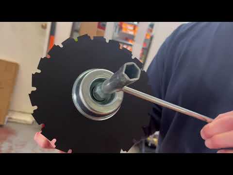 Performance Plus MS | Mettre une lame sur une débroussailleuse 